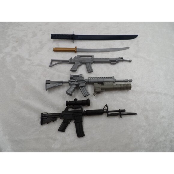 GI Joe Swords & Guns Accessories Lot 2 Sabers - 3 Machine Guns - Picture 1 of 3